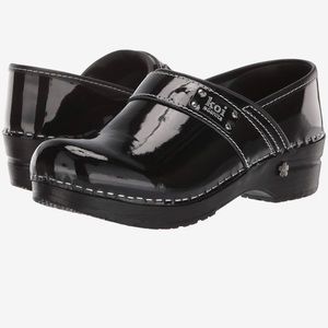 Koi Sanitos - size 9 EURO 40